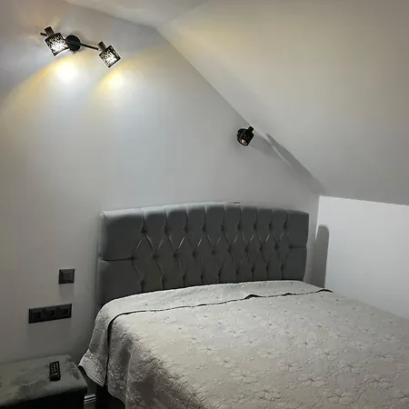 Apartament Mansarda Venus Ramnicu Valcea Exterior photo